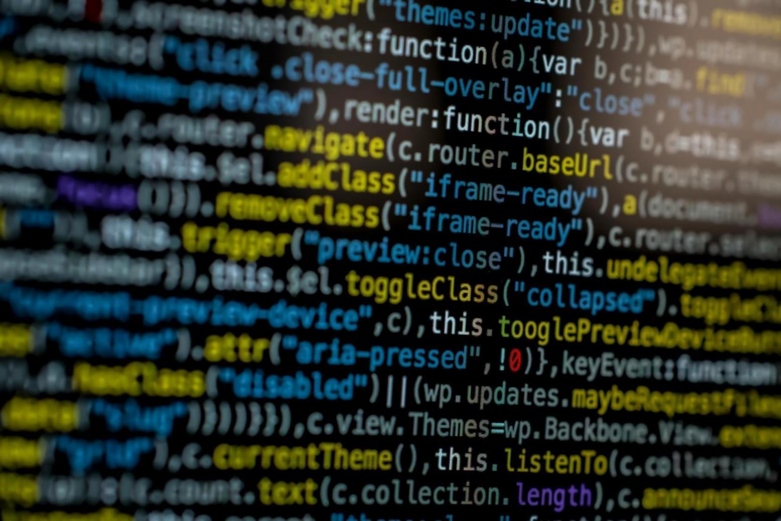 Espace de travail collaboratif avec équipement 3D moderne